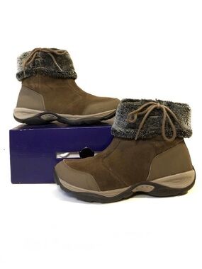 Easy Spirit Boots 3 for 15 SALE CLEARANCE Brown Cold Weather Booties Size 6